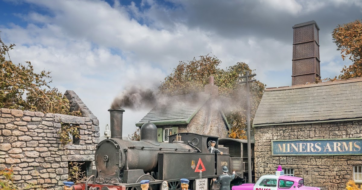 Dancing Guards & Pink Pandas