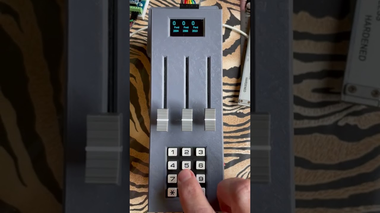Three channel mimic panel throttle