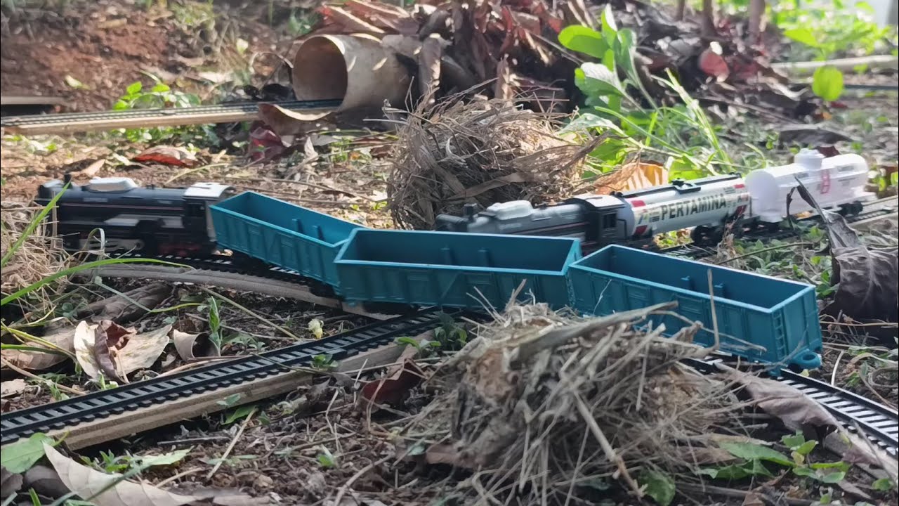 Railking Steam Locomotive Model in Action 12