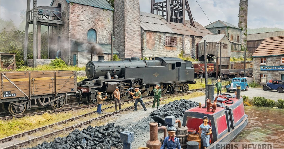 Chris Nevard Model Railways & Photography Blog: Bus Replacement Narrowboat Service